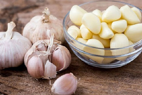 Cách trị mụn thịt hiệu quả với tỏi – Bí quyết làm sạch da chỉ trong vài ngày