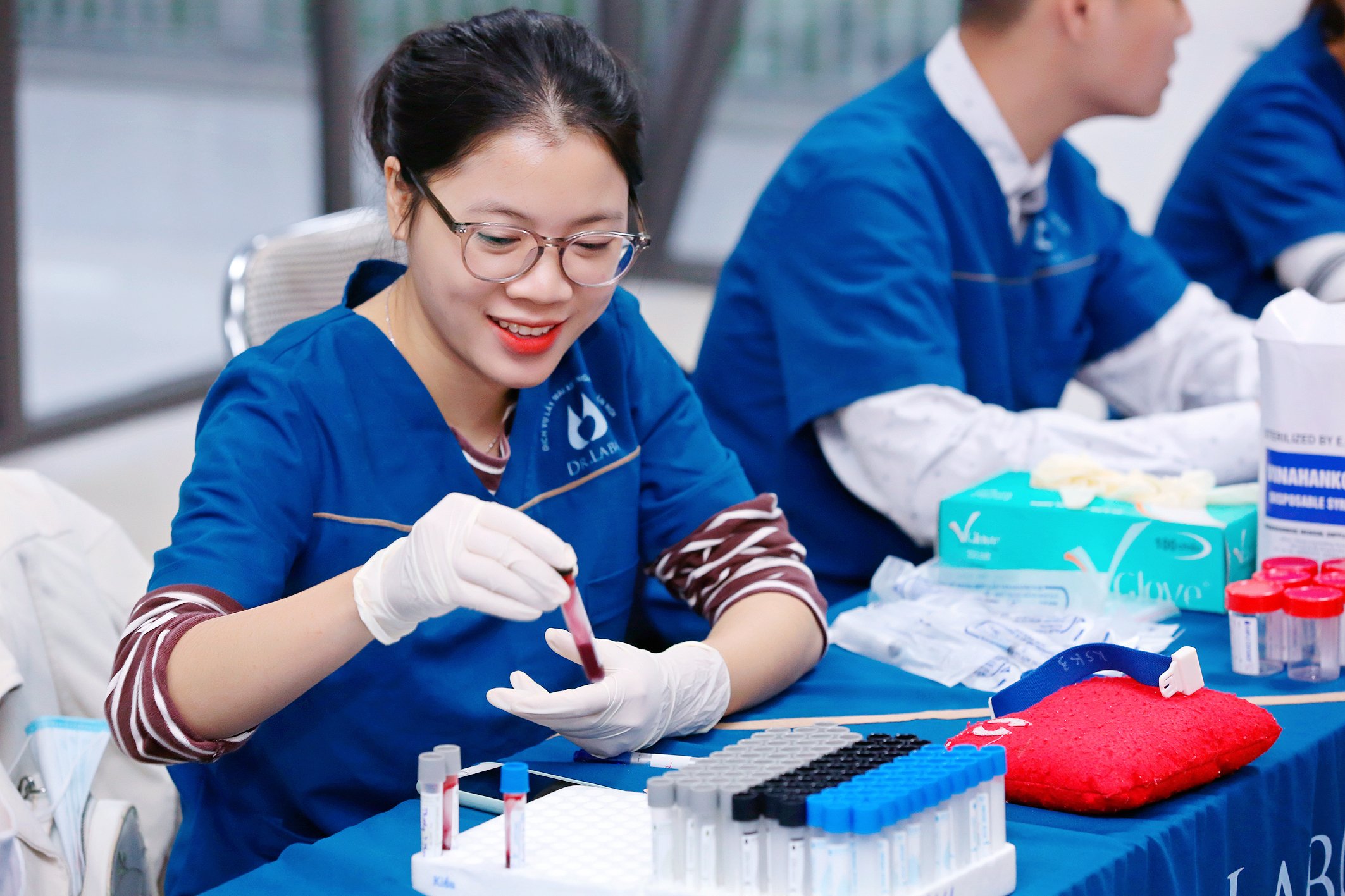 Đánh giá sức khỏe phụ nữ chính xác với xét nghiệm dịch âm đạo